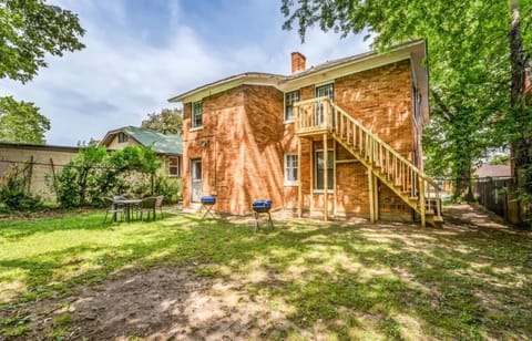 Property building, Day