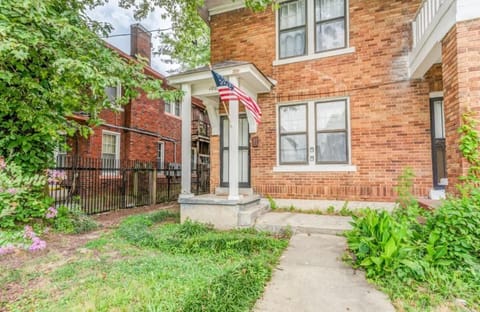 Property building, Day