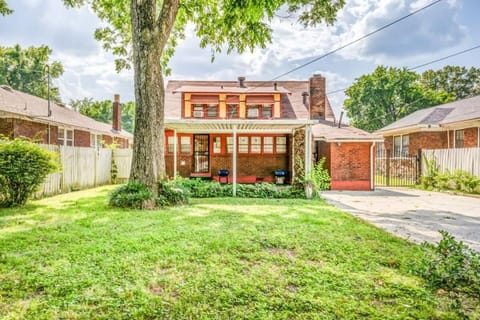 Property building, Day