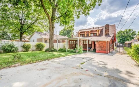 Property building, Day