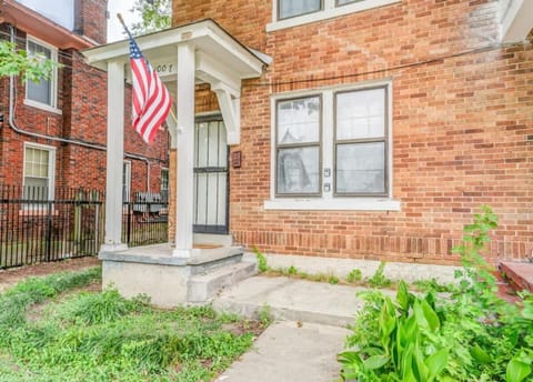 Property building, Day