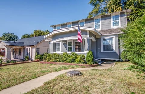 Property building, Day