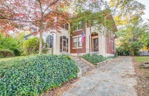 Property building, Day, Garden