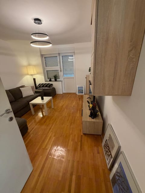 Living room, Photo of the whole room