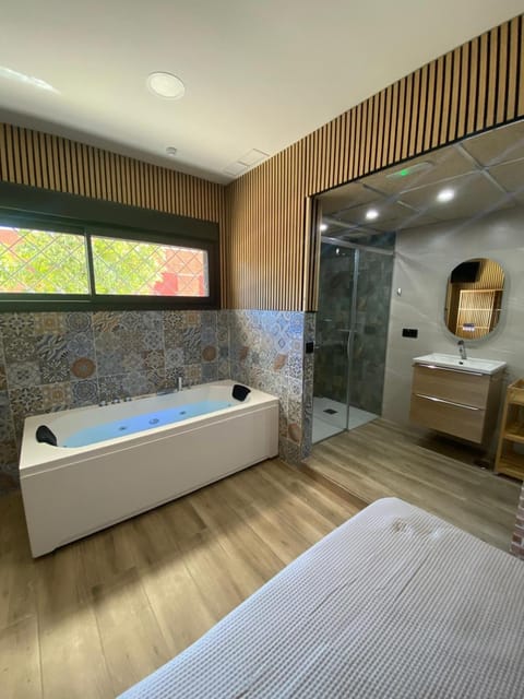 Hot Tub, Hot Tub