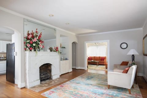 Living room, Seating area