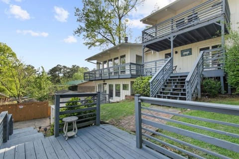 Property building, Facade/entrance, Day