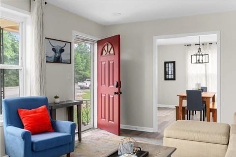 Facade/entrance, Living room, Seating area