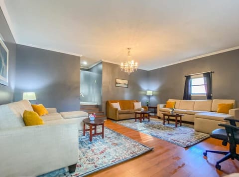 Living room, Seating area