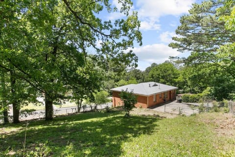 Nearby landmark, Spring, Day, Activities