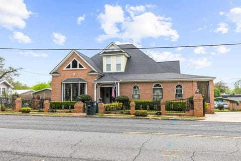 Property building, Day, Street view