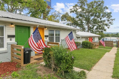 Property building, Day