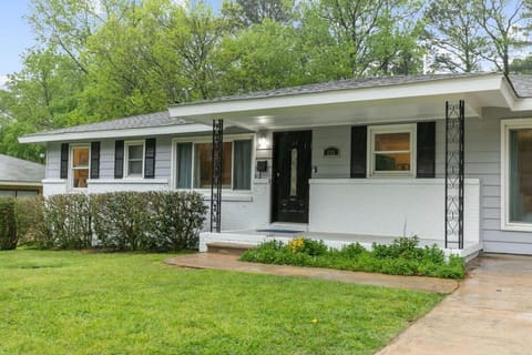 Property building, Day, Garden