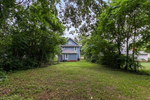 Property building, Day