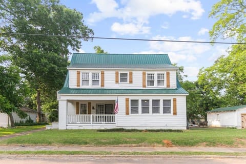 Property building, Day