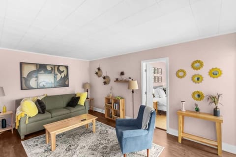 Living room, Seating area