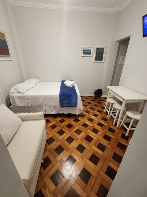 Bed, TV and multimedia, Photo of the whole room, Seating area, Bedroom, pet friendly