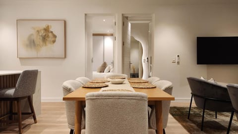 Seating area, Dining area