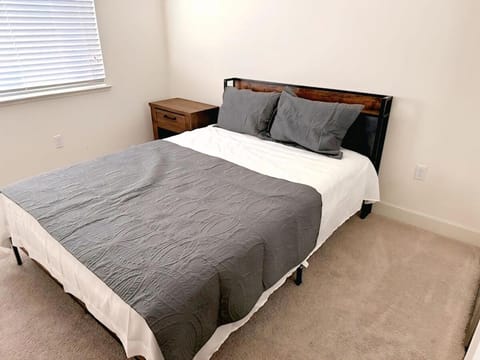 Cozy Charm Newark Retreat with Free Wifi and AC Apartment in Fremont