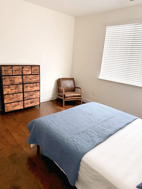 Cozy Charm Newark Retreat with Free Wifi and AC Apartment in Fremont
