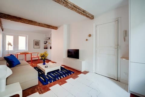 Communal lounge/ TV room, Living room, Seating area