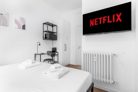 TV and multimedia, Photo of the whole room