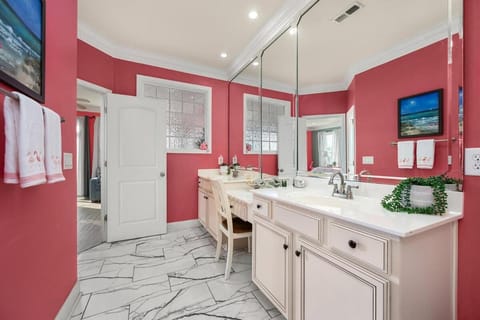 Home Beach Home House in Garden City