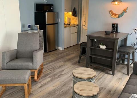 Beach Condo with Heated Pool, Steps to Sand, Coral Resort A-4 Resort in Clearwater Beach