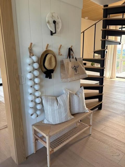 Don Pedro Island Canal dock and 5 Min to Beach House in Palm Island