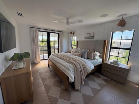 Don Pedro Island Canal dock and 5 Min to Beach House in Palm Island