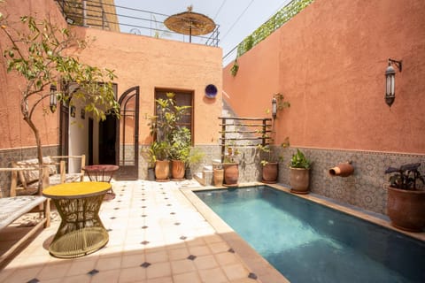 Shower, Patio, Restaurant/places to eat, BBQ facilities, Balcony/Terrace, Seating area, Swimming pool, Sunrise, Sunset, Open Air Bath, Parking, fireplace, flat iron, hair dryier, sunbed, kitchen, acessibility, air conditioner, air conditioner