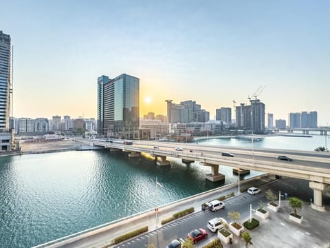 3BDR Duplex - 5 min walk from Cleveland, ADGM & Galleria Mall - Maryah Island & ADGM - Huge Balcony - Full Canal & City Views - Perfect for Families & Groups Apartment in Abu Dhabi