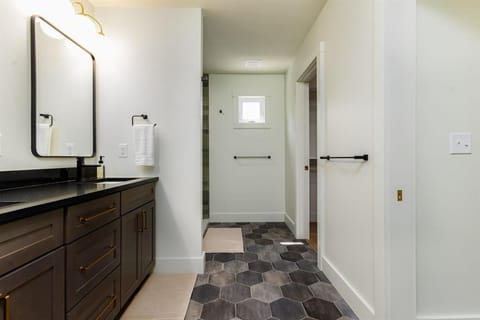 The Modern ND 4B 3,5BA 1 mi to Stadium House in South Bend