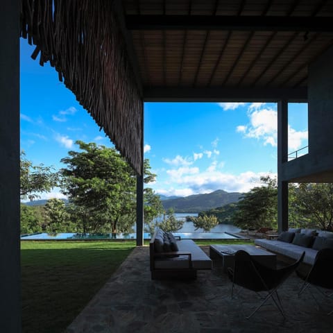 Living room, Seating area