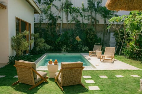 Patio, Garden, Seating area, Garden view, Pool view, Swimming pool, sunbed