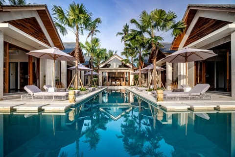 Property building, Pool view, Swimming pool, sunbed