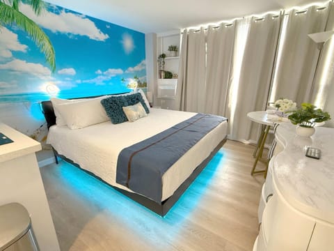 Newly Renovated Waikiki 2BD 2BA Ocean City View, Tax Included Apartment in McCully-Moiliili