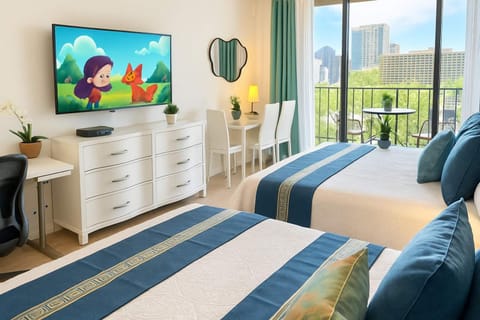 Bed, TV and multimedia, Photo of the whole room, Seating area, Bedroom