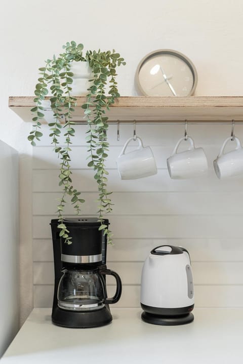 Coffee/tea facilities, kitchen