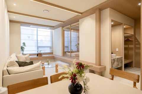 Photo of the whole room, Decorative detail, Decorative detail