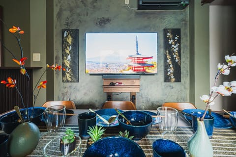 TV and multimedia, Living room, Dining area