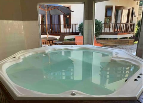 Chale Penedo no Centro com Piscina,Hidro e Sauna ! Apartment hotel in Resende