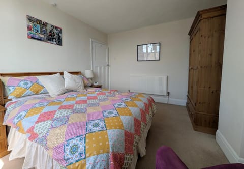 Bed, Bedroom, wardrobe