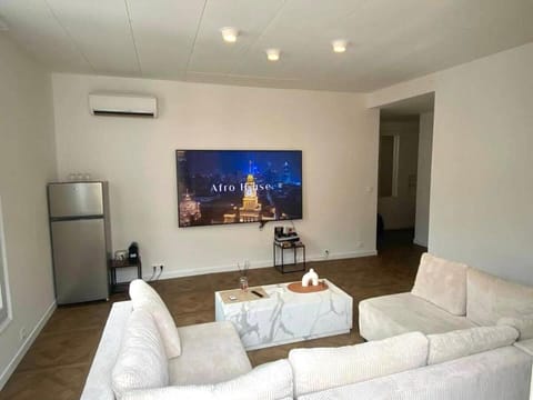 Chick Luxury Apt by Monte Carlo Casino Apartment in Avenue du Carnier