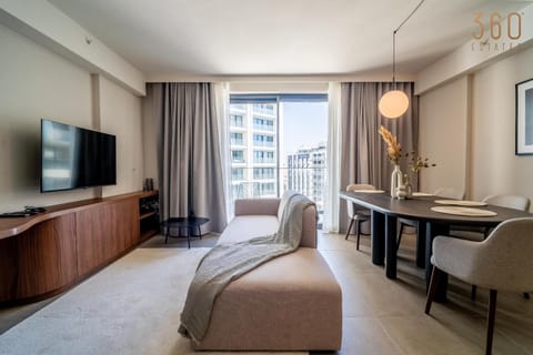 Communal lounge/ TV room, Bed, TV and multimedia, Living room, Photo of the whole room, Seating area, Evening entertainment, Bedroom, hair dresser
