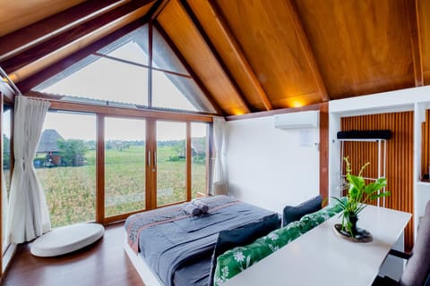 Bed, Garden, Photo of the whole room, Bedroom, Garden view, towels