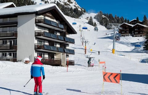 Skiing