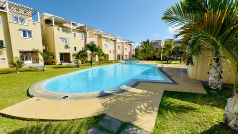 Garden, Garden view, Pool view, Swimming pool, Swimming pool, sunbed