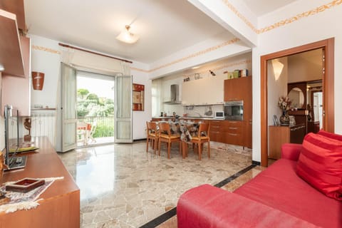 Kitchen or kitchenette, Living room, Seating area, Dining area, dishwasher, oven, stove