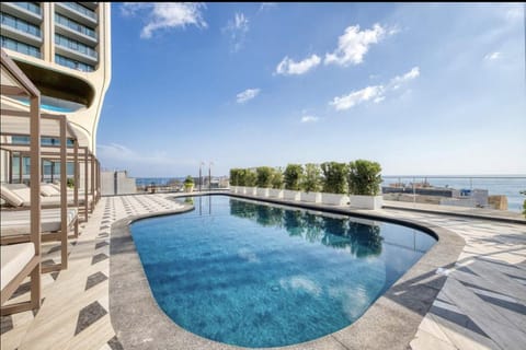 Day, Natural landscape, Balcony/Terrace, Pool view, Sea view, Swimming pool, sunbed